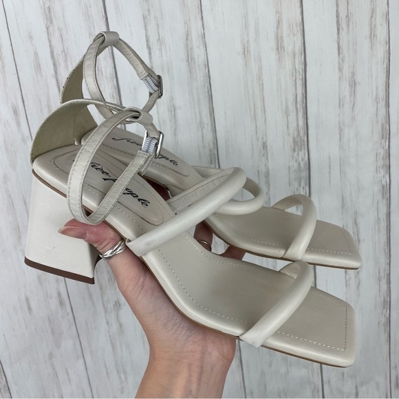 Free People white block toe and block heel size 38 - Picture 3 of 7